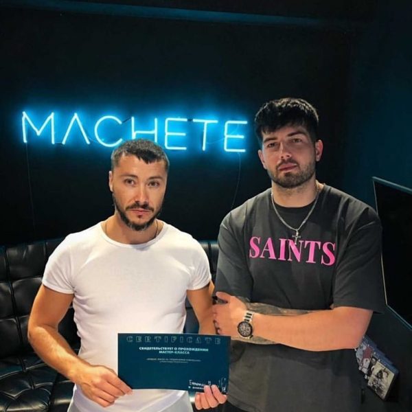 Дорогие друзья, хотим вам сообщить, что наш Pro barber Каро успешно прошёл повыш…
