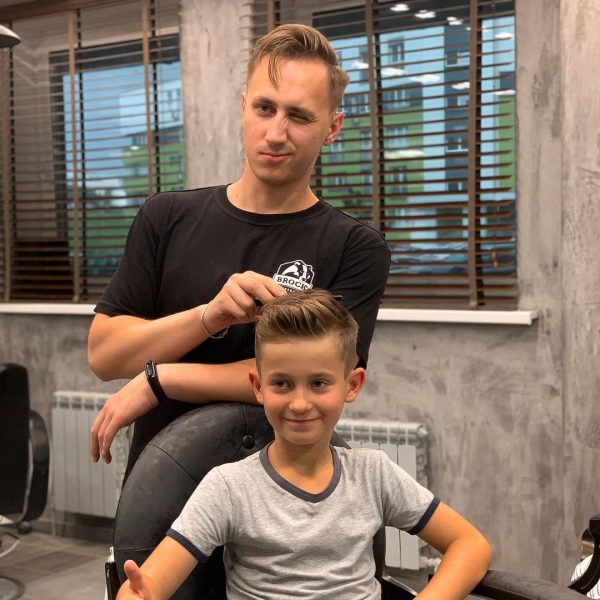 Этот молодой юноша уже готов к 1 сентября! ⠀ Barber Роман Всегда найдёт общ…