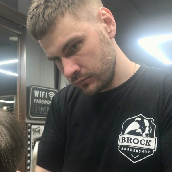 Приятного просмотра Pro Barber Дмитрий Успейте записаться К нему ещё остало…