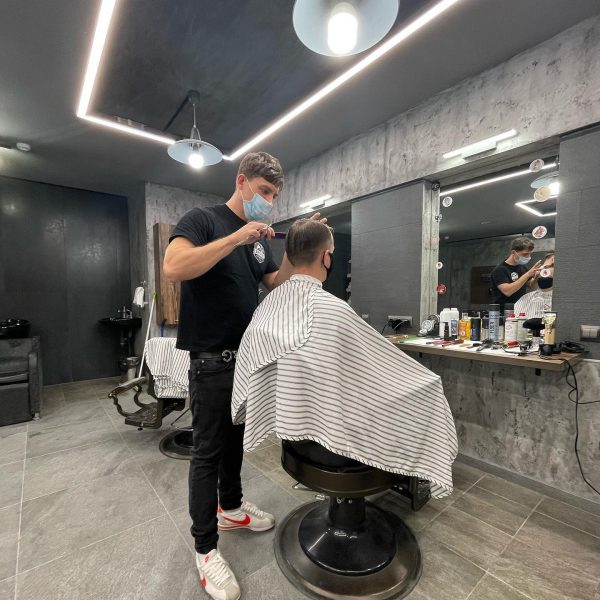 Pro Barber Максим ⠀ Успейте записаться к этому мастеру ⠀ Работает по адресу:…