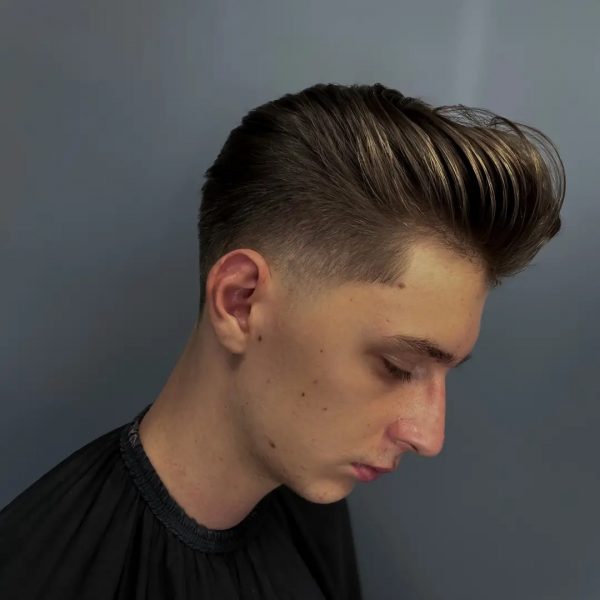 Сегодня наша команда BROCK делится советом об укладке от рro Barber-a Станислава…