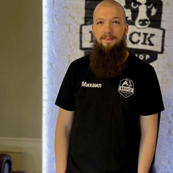 Сегодня продолжим знакомить вас с нашей командой барберов. Тор barber Михаил