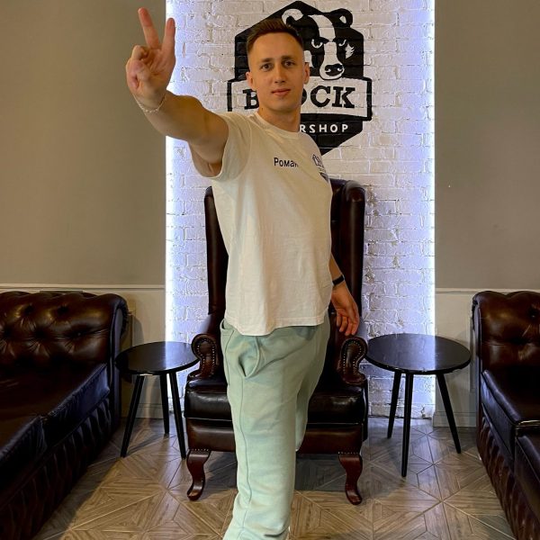 Сегодня продолжим знакомить вас с нашими мастерами. Pro барбер Роман