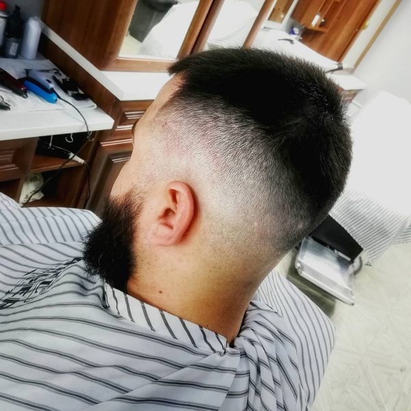 Стильные мужские стрижки от Pro Barber-а Евгения Работает по адресу: Победител…