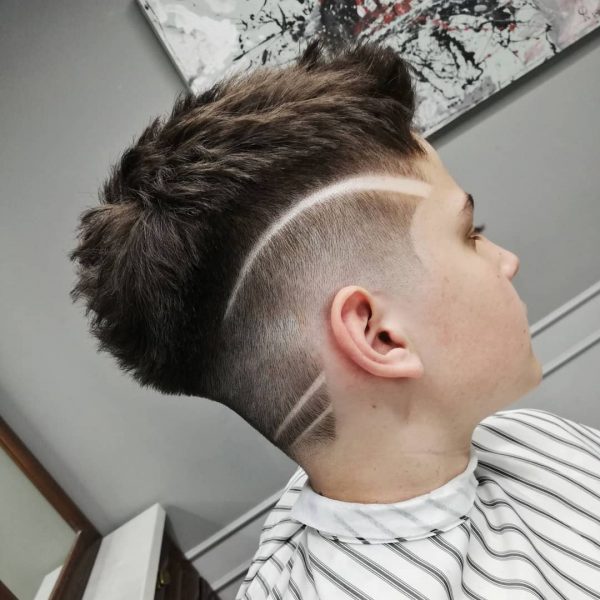 Стрижка с hair tattoo вошла в моду не так давно, однако её популярность со време…