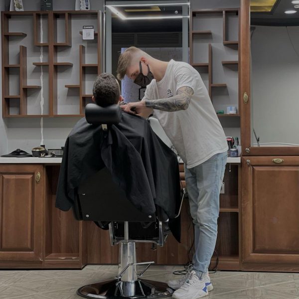 Продолжим знакомить вас с нашими мастерами. Артур – Pro барбер в сети BROCК