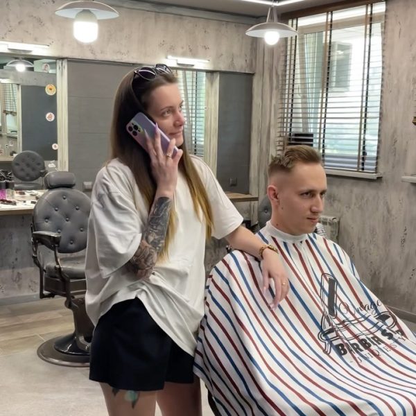 BROCK – стрижки, бритьё, атмосфера, хорошее настроение