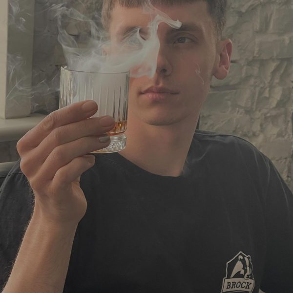 Каждый барбер @brock.barbershop в конце декабря, когда просят найти свободное ок…