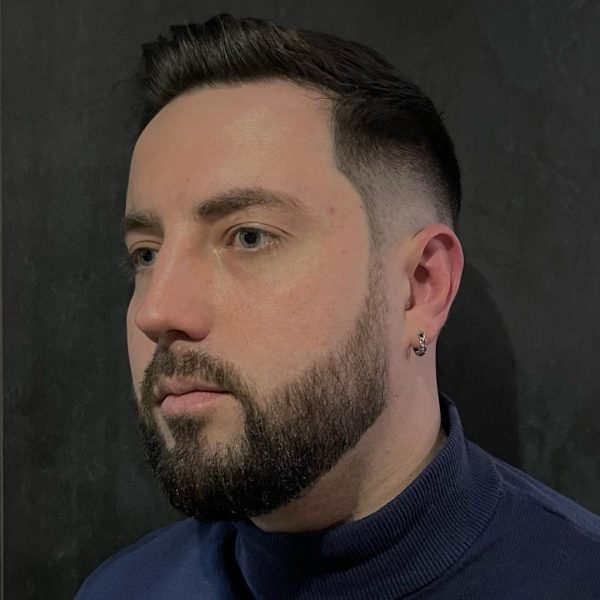 Классическая стрижка и моделирование бороды от Pro барбера Александра