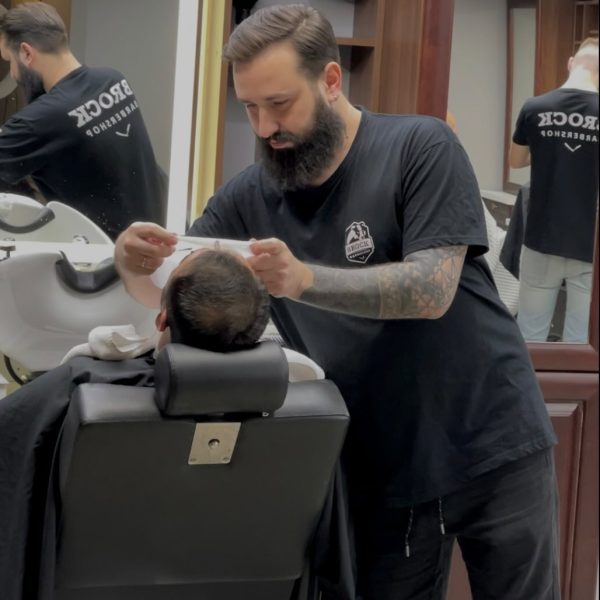 Просто добавь…Маску для лица к привычному походу в барбершоп BROCK