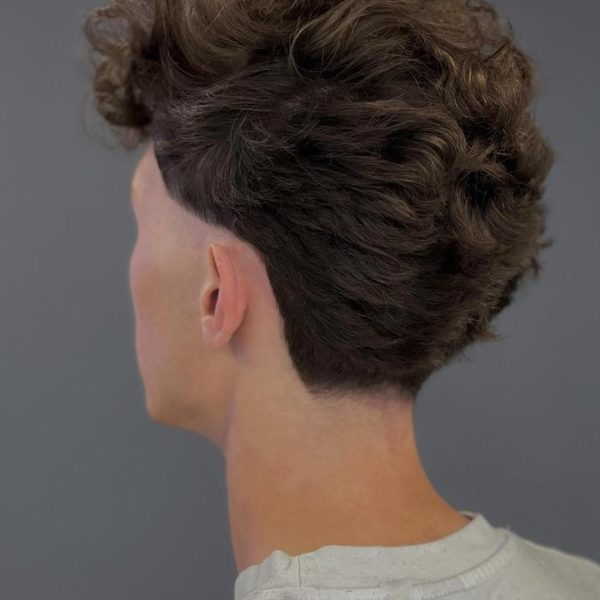 Будь в тренде. Крутая удлинённка с элементами асимметрии от барбера Даниила