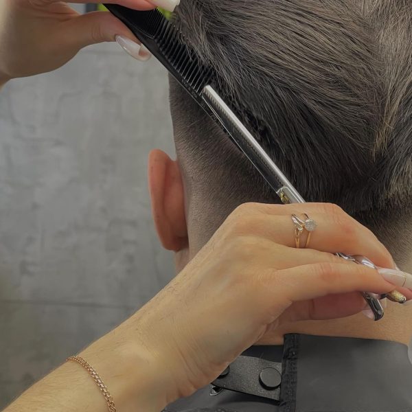 Записывайтесь к лучшим барберам сети BROCK на сайте