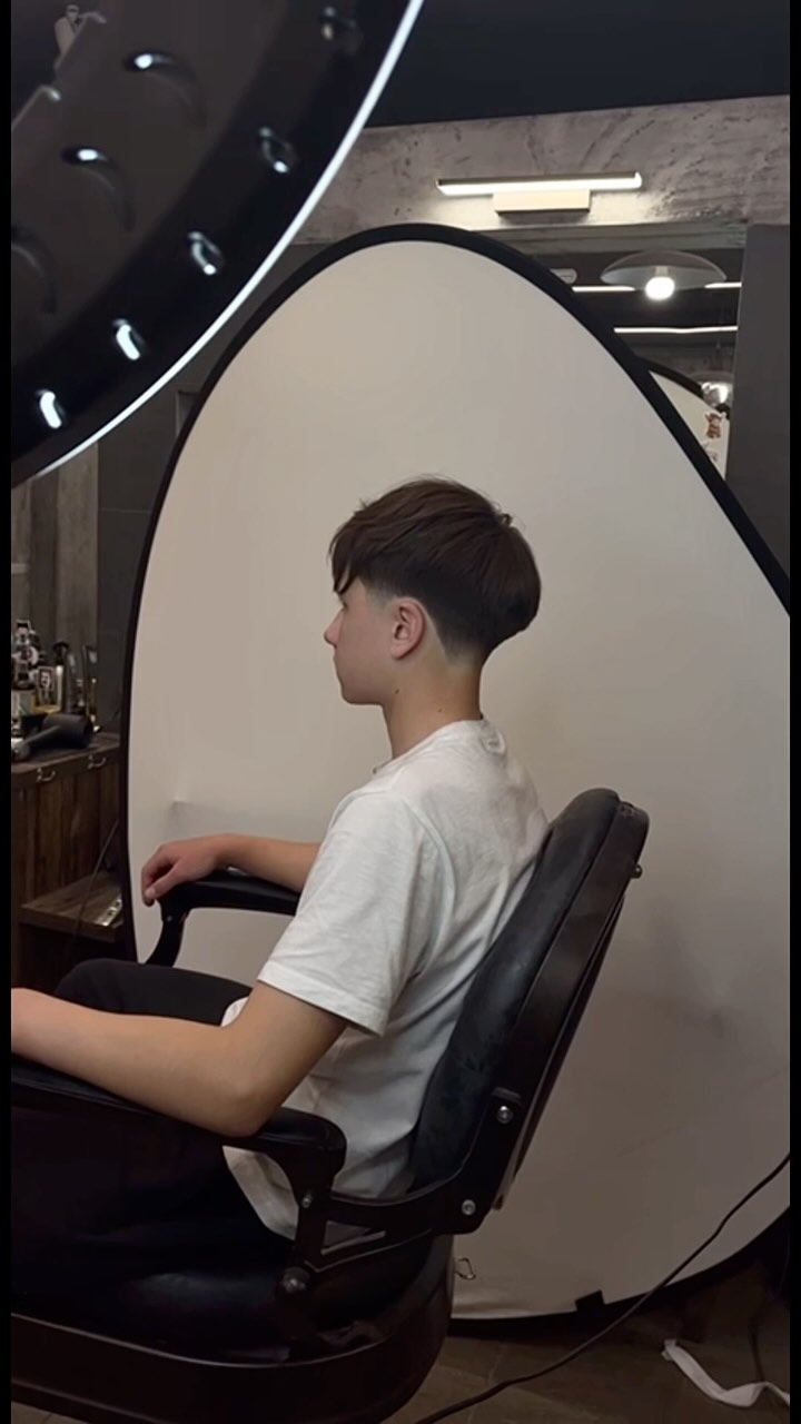 udlinennaya strizhka ot pro barbera aleksandra