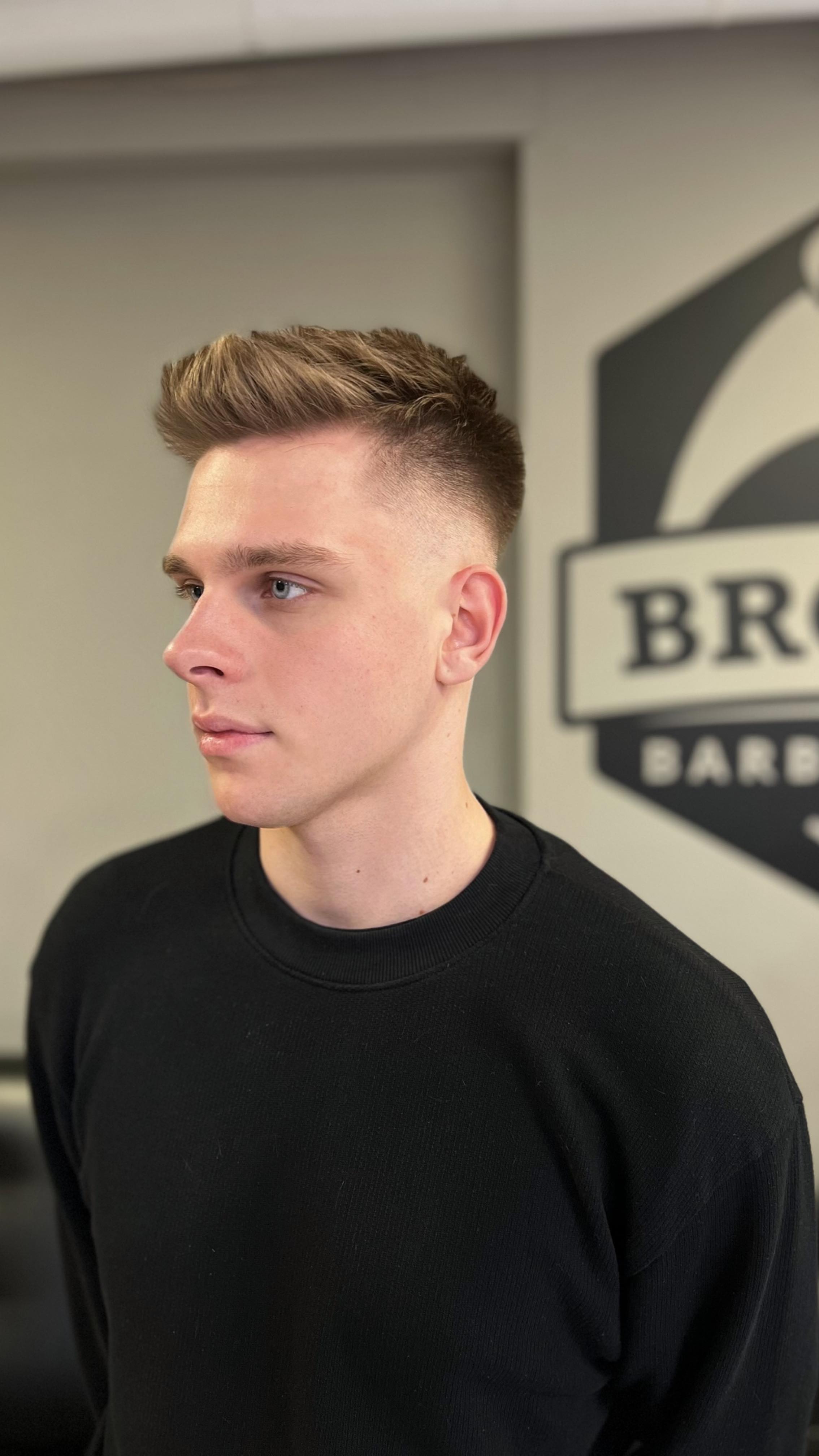 Записывайтесь к Barber Владимиру на стрижку или бороду на Тимирязева 1 zapisyvajtes k barber vladimiru na strizhku ili oformlenie borody po