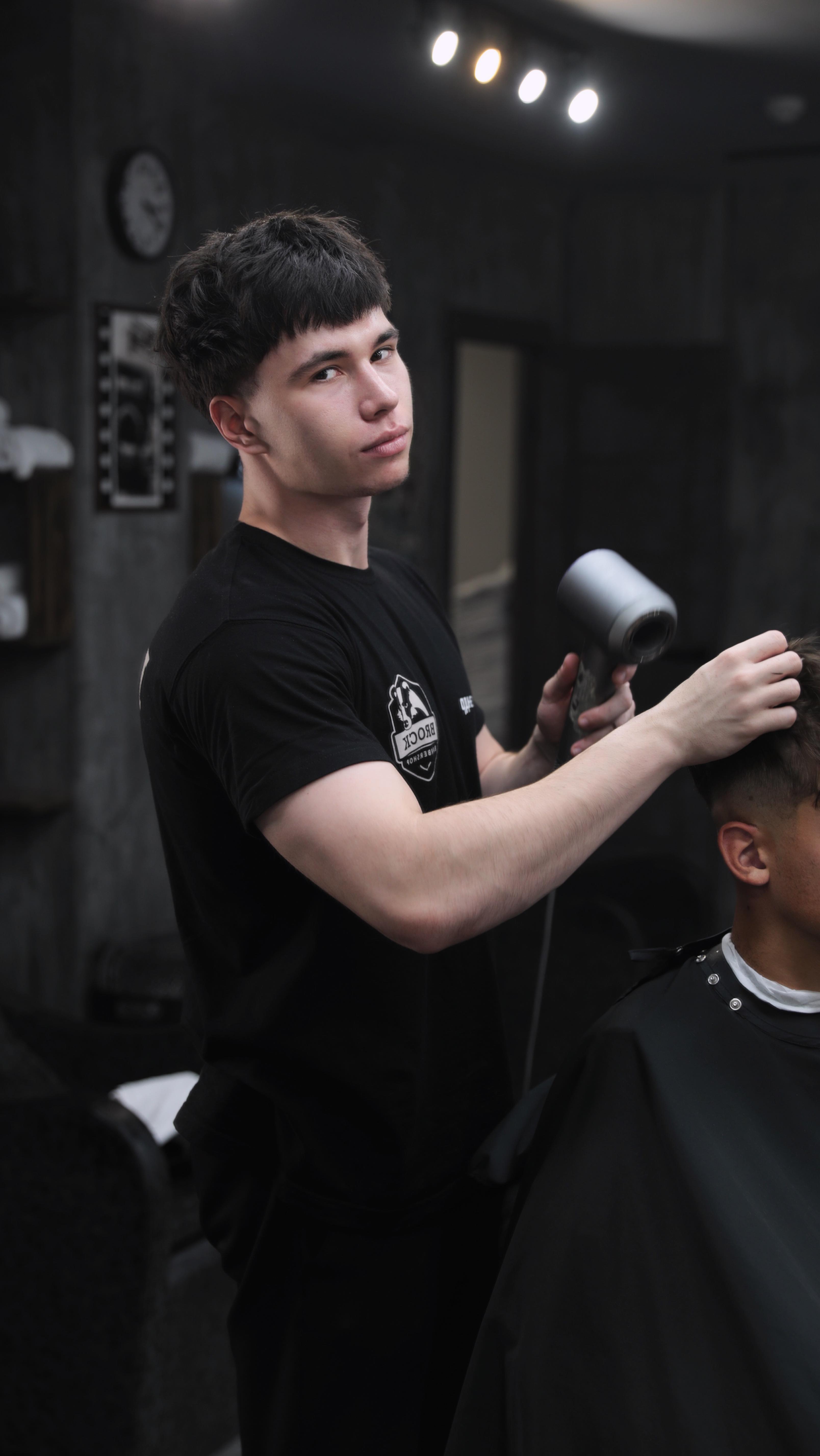 nelegkaya zhizn barberov brock barbershop